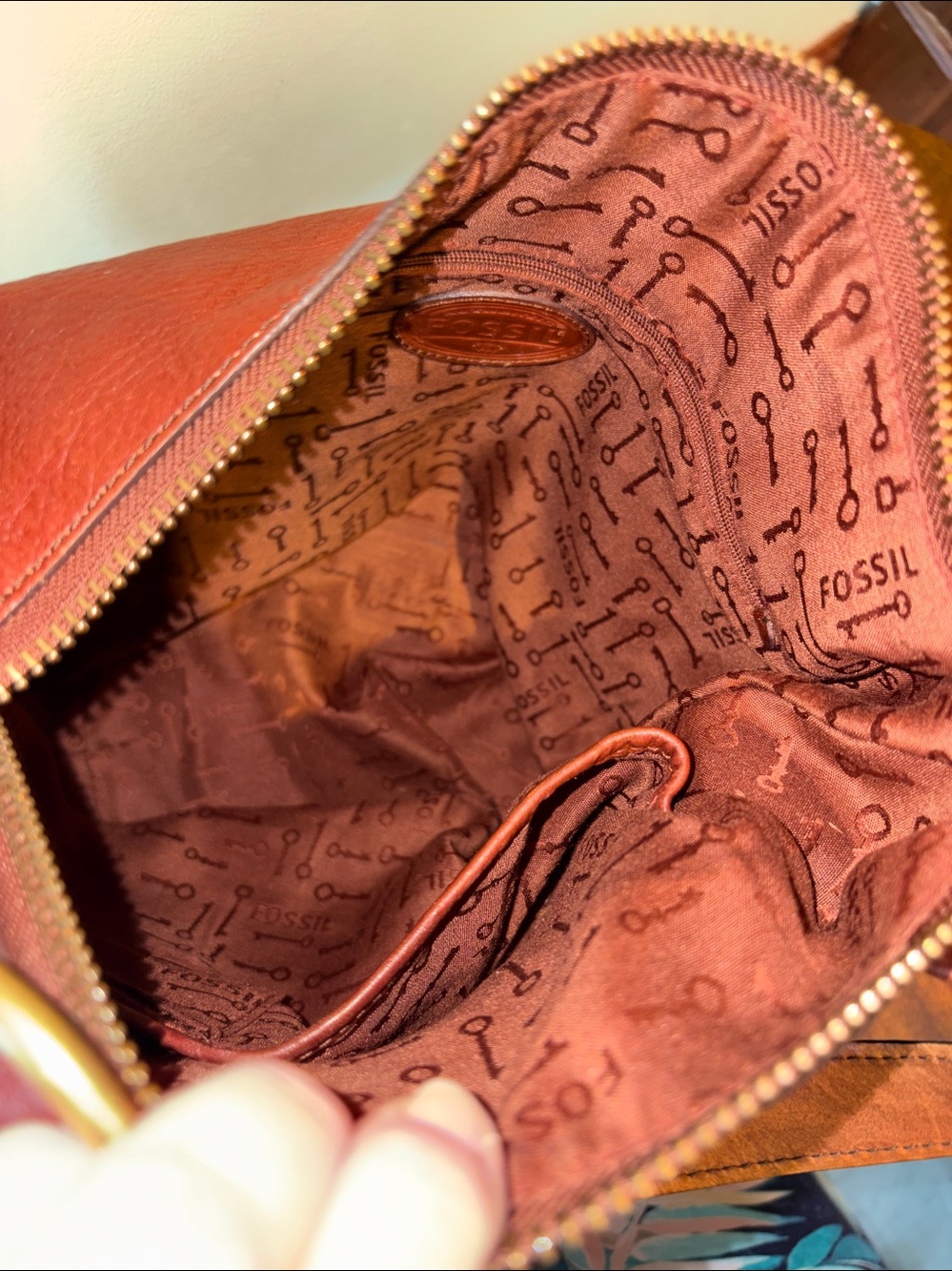 Fossil   Shoulder Bag  bucket bag  hobo bag  genuine leather
Saddle Brown  EUC - Picture 14 of 14